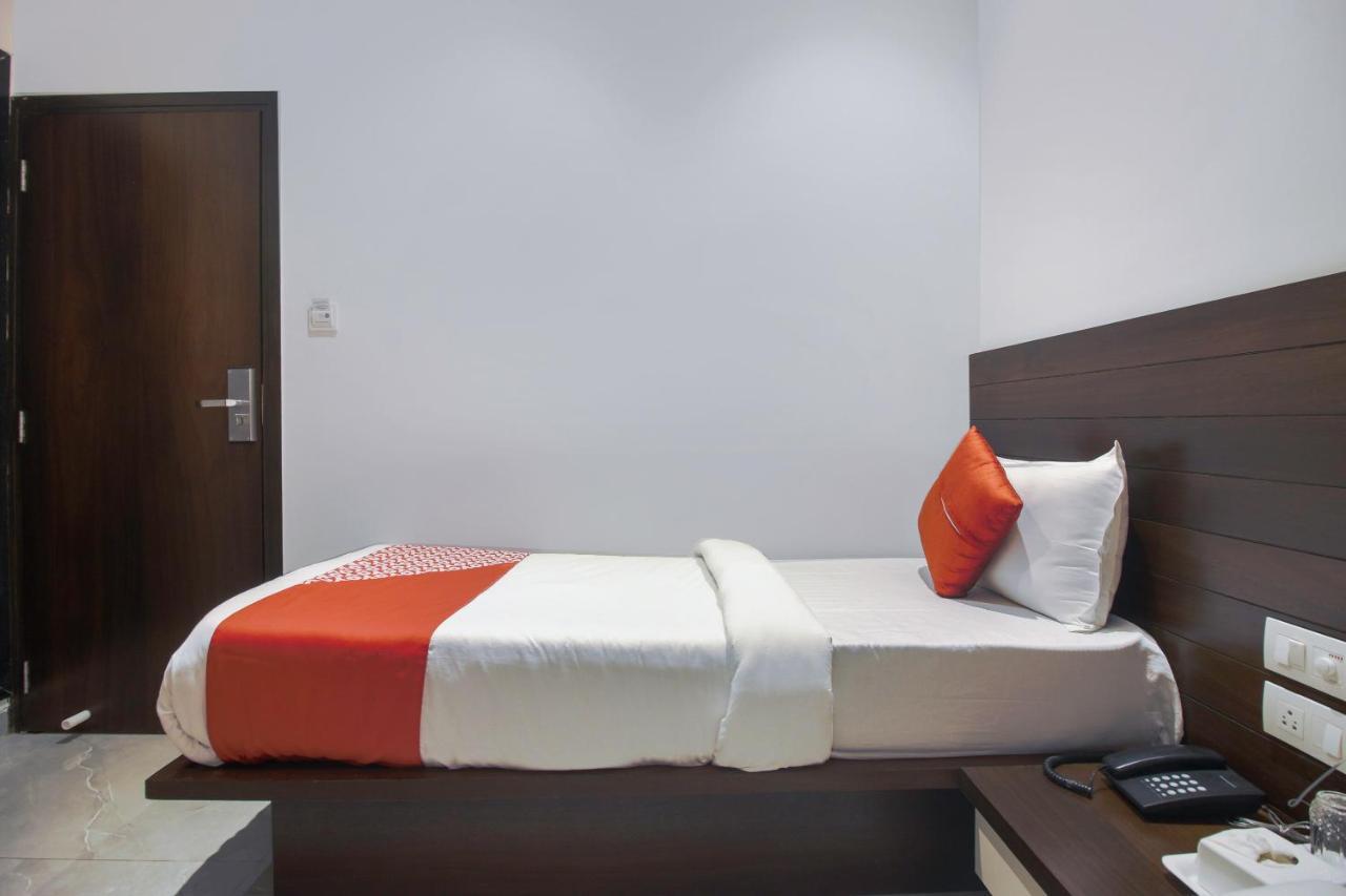 Hotel Flora Suites Mumbai Eksteriør bilde